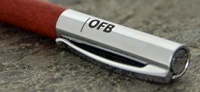  Hochwertige, gravierte Kugelschreiber mit Logo für Firmen